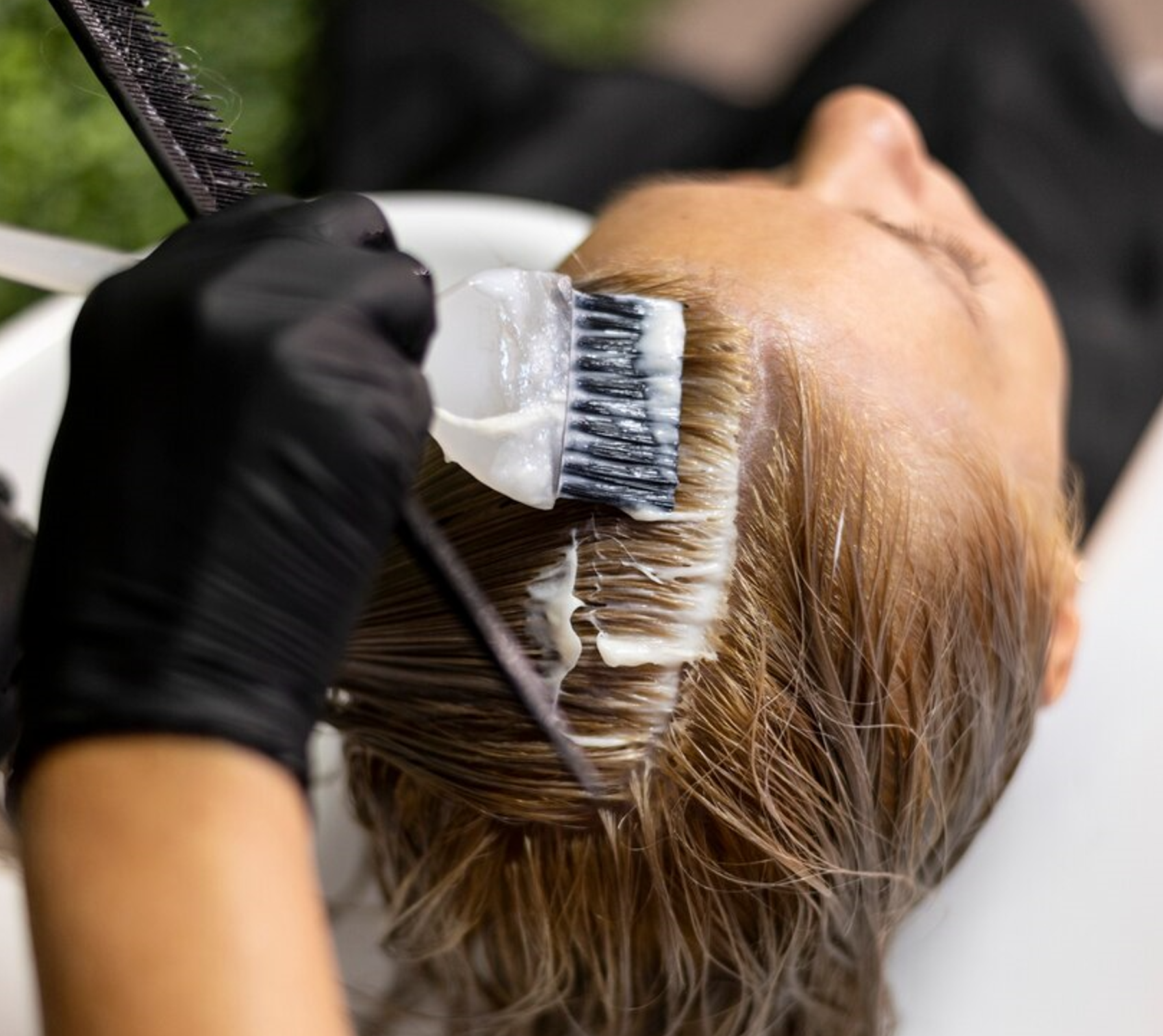 Resolving Common Hair Coloring Issues and Prolonging Hair Color